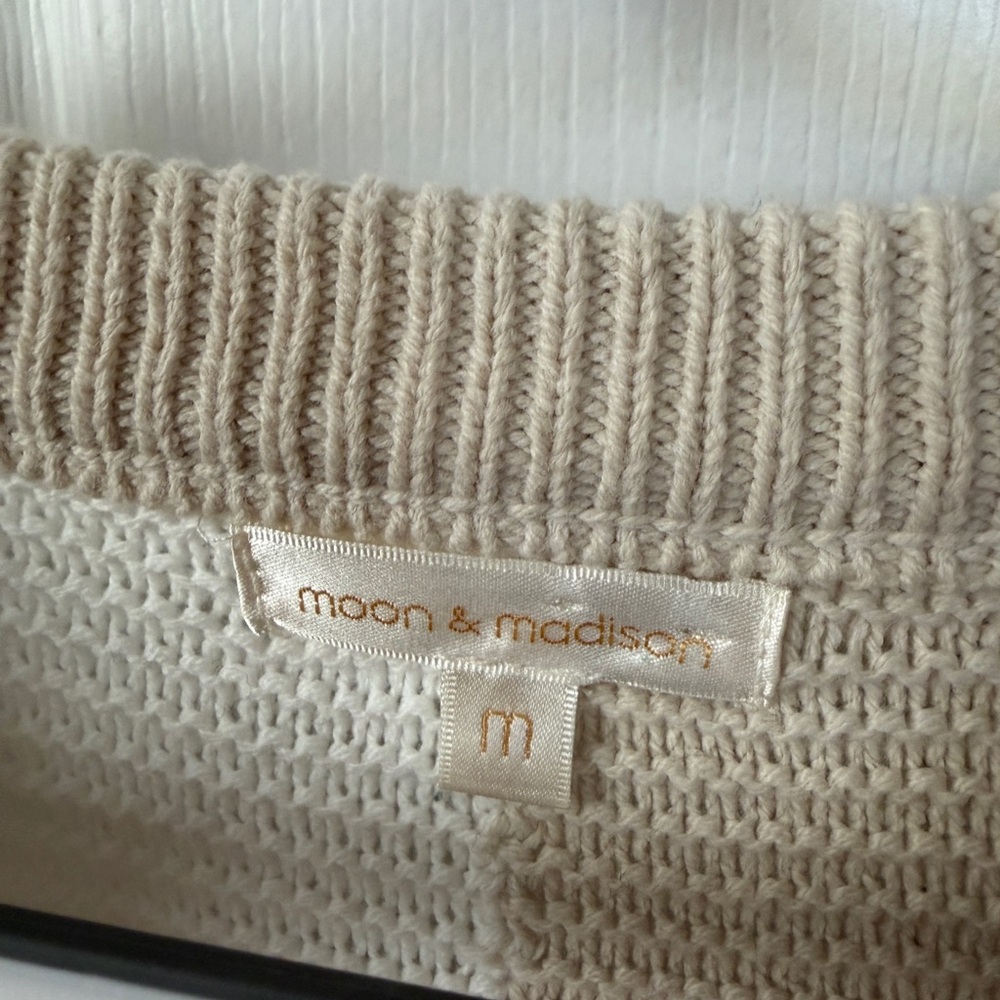 Moon & Madison Checkered Sweater - Picture 3 of 6